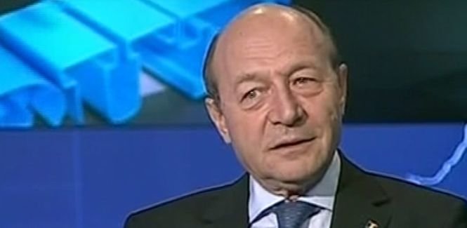 Băsescu vrea să ştie cine a filat-o pe Udrea: „Sunt convins că n-au fost paparazzi”