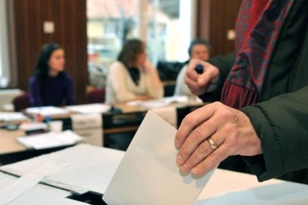 ALEGERI PREZIDENŢIALE 2014. Românii din străinatate au început deja să voteze