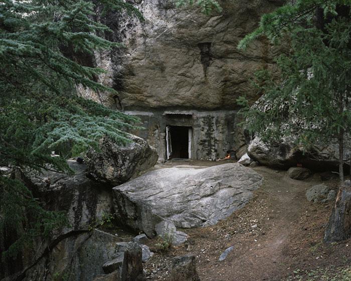 Erau bancheri şi aveau în conturi sute de mii de euro, dar au renunţat la TOT, iar acum trăiesc în pădure. Întoarcerea la NATURĂ 281918