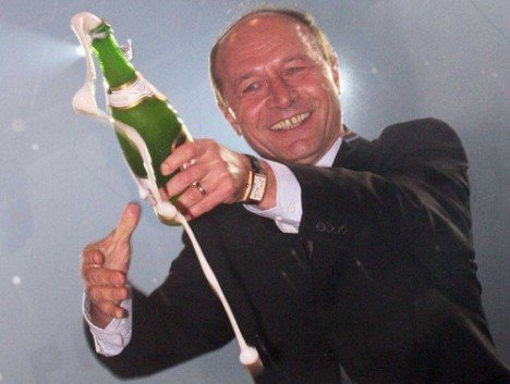 Traian Băsescu împlineşte azi 63 de ani. E ULTIMA aniversare în funcţia de preşedinte al ţării
