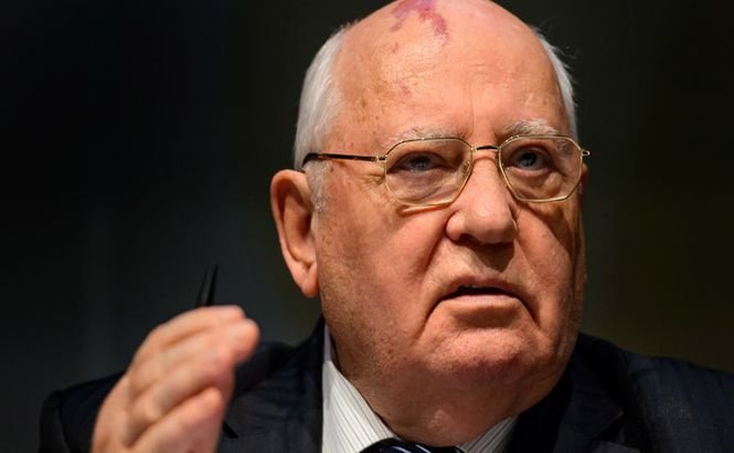 Gorbaciov a schimbat brusc macazul. Îl laudă pe Putin şi cere Occidentului să recunoscă statutul actual al Crimeii
