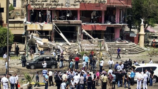 O bombă a explodat în apropierea palatului prezidenţial din Cairo. O femeie a fost rănită