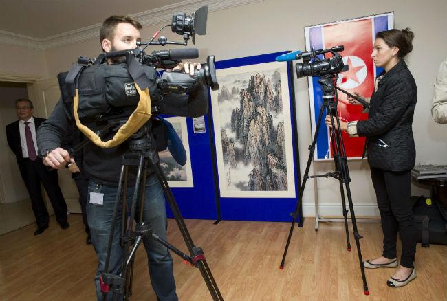 Prima EXPOZIŢIE de artă a artiştilor nord-coreeni, în Marea Britanie. Iată câteva dintre tablourile expuse 282580