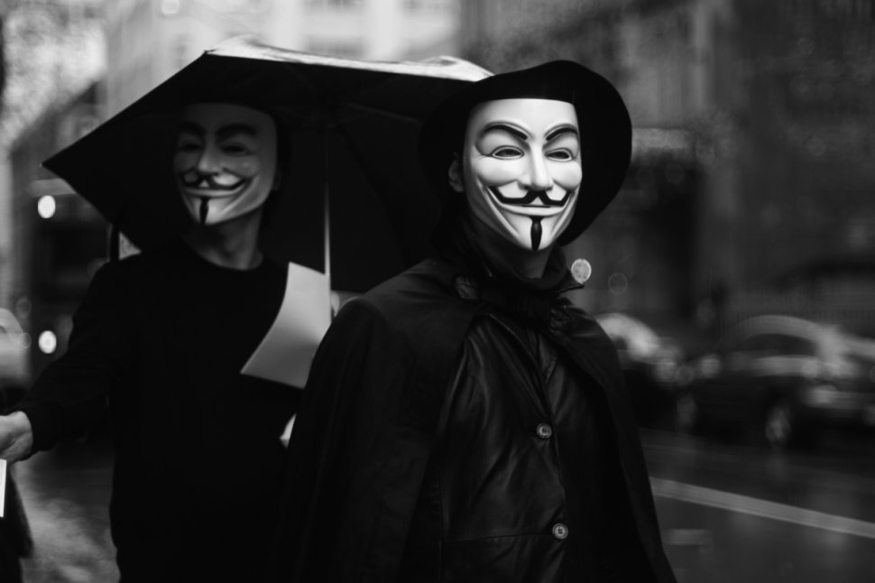 Proteste Anonymous în marile de oraşe ale planetei de &quot;ziua lui Guy Fawkes&quot;, chipul anti-sistem din Marea Britanie
