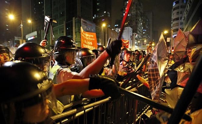 Protestele au reizbucnit în Hong Kong după două săptămâni de calm