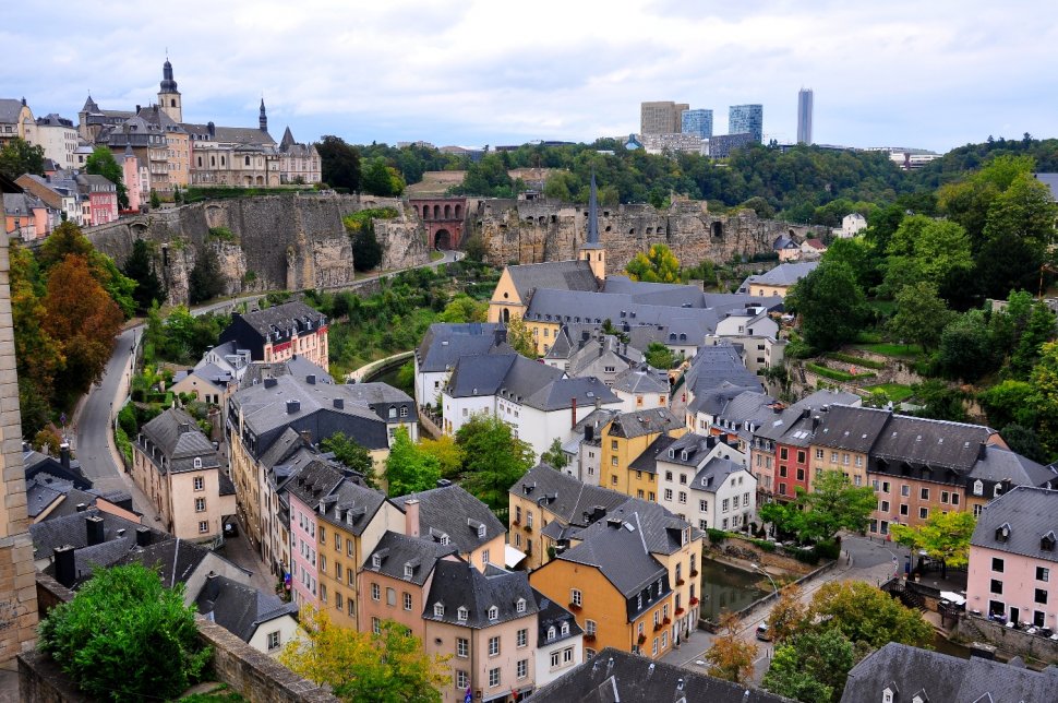 Un nou scandal internaţional relevă acorduri SECRETE între Luxemburg şi 340 de MULTINAŢIONALE