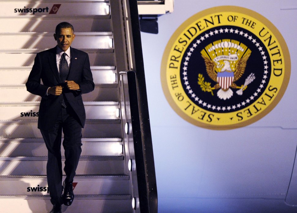 Barack Obama a ajuns în urmă cu puţin timp la Beijing. Îşi începe turneul în Asia