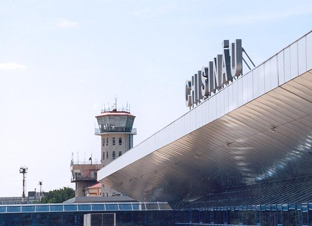 Incident pe aeroportul din Chişinău: Liderul Transnistriei, împiedicat să meargă la Moscova 