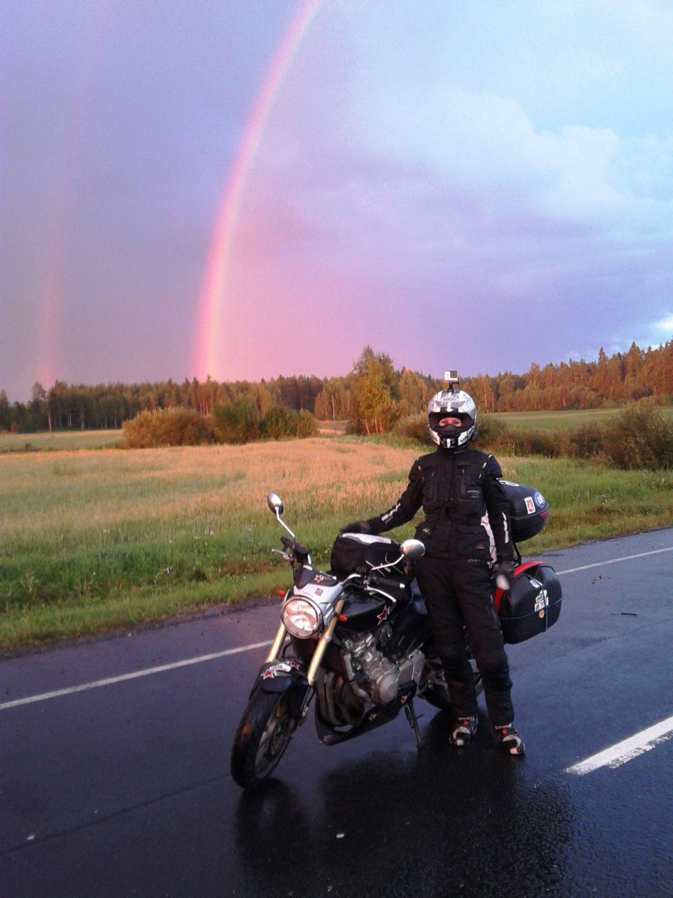 "Roxynel", prima femeie din România care a ajuns SINGURĂ, pe motocicletă, în cel mai nordic punct al Europei, Nordkapp 283405