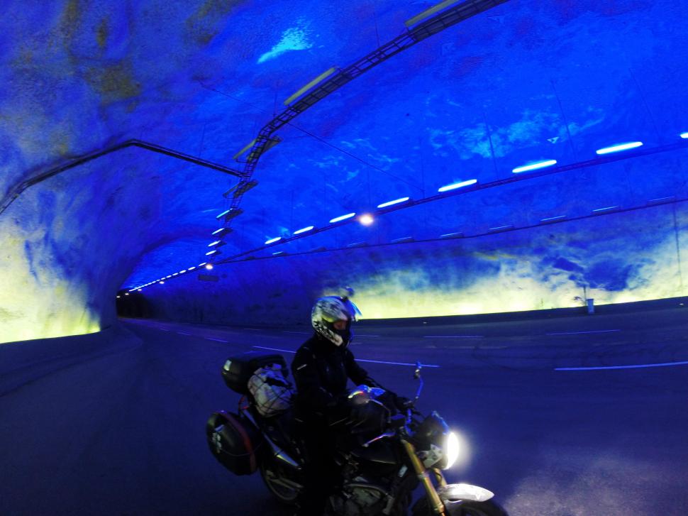 "Roxynel", prima femeie din România care a ajuns SINGURĂ, pe motocicletă, în cel mai nordic punct al Europei, Nordkapp 283406