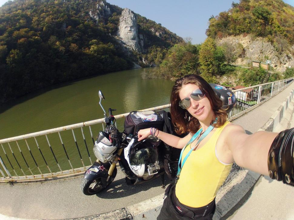 "Roxynel", prima femeie din România care a ajuns SINGURĂ, pe motocicletă, în cel mai nordic punct al Europei, Nordkapp 283410