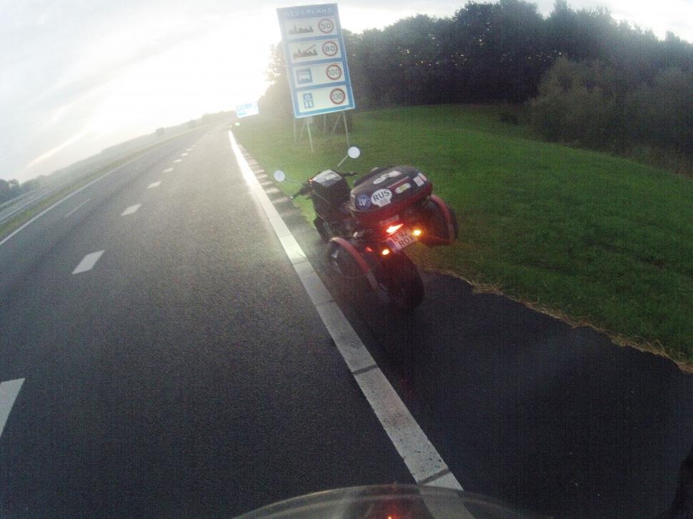 "Roxynel", prima femeie din România care a ajuns SINGURĂ, pe motocicletă, în cel mai nordic punct al Europei, Nordkapp 283411