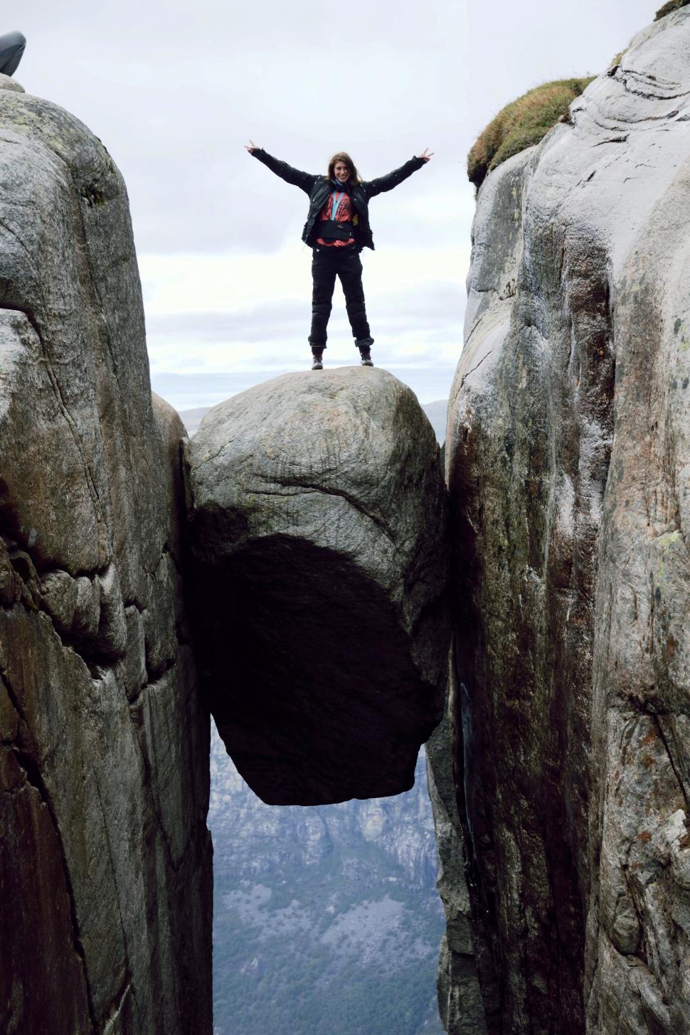 "Roxynel", prima femeie din România care a ajuns SINGURĂ, pe motocicletă, în cel mai nordic punct al Europei, Nordkapp 283419