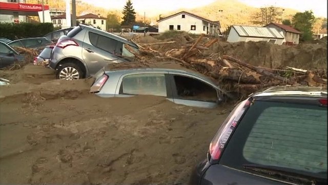 Pagube de sute de milioane de euro în Italia, în urma inundaţiilor. Cel puţin cinci oameni au murit luaţi de viitură