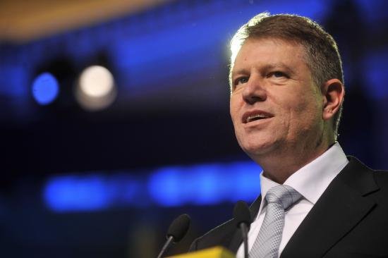 Klaus Iohannis dedicated his win in Sunday's presidential elections to the Romanians
