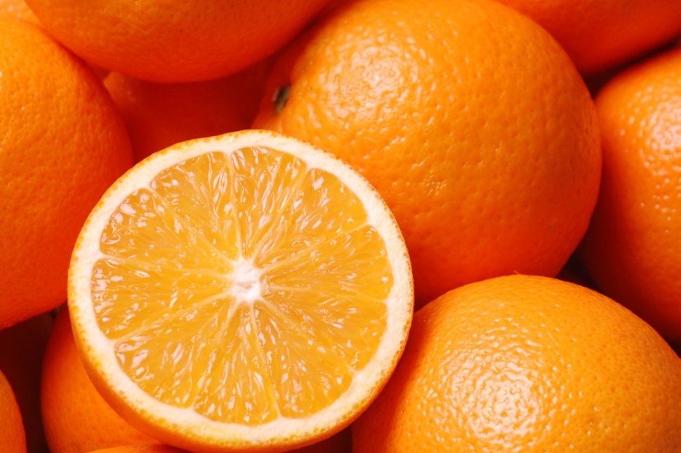 Cercetătorii japonezi au obţinut un biocombustibil din portocale 