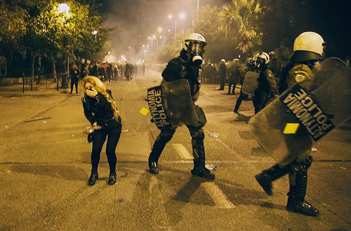 Grecia. Confruntări violente pe străzile de lângă Ambasada SUA din Atena (FOTO+VIDEO)