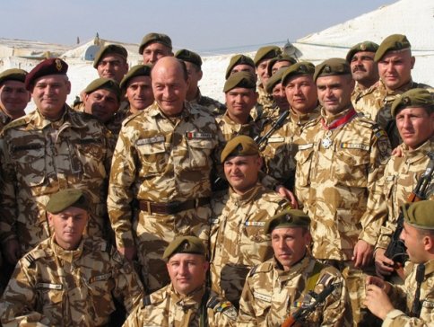 Anunţul ŞOCANT făcut de Traian Băsescu. Numărul FABULOS de militari pe care România îi va trimite în Afganistan. &quot;Depăşeşte de patru ori efectivul Armatei&quot;