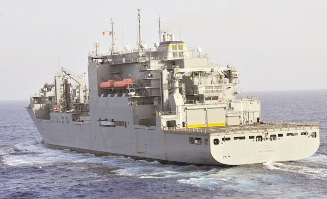Două nave americane au intrat în coliziune în Golful Aden