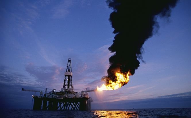 EXPLOZIE pe o platformă petrolieră din Golful Mexic