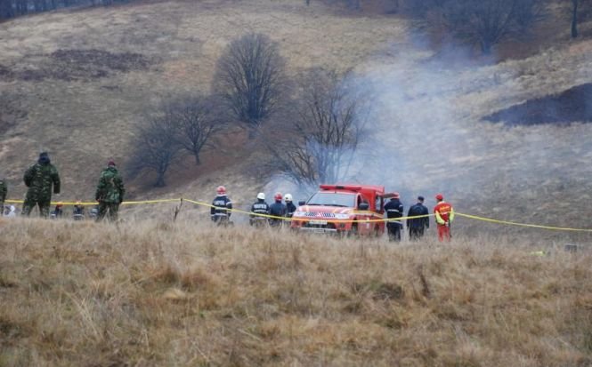 Doi dintre morţii din accidentul aviatic de la Sibiu vor fi identificaţi pe baza probelor genetice