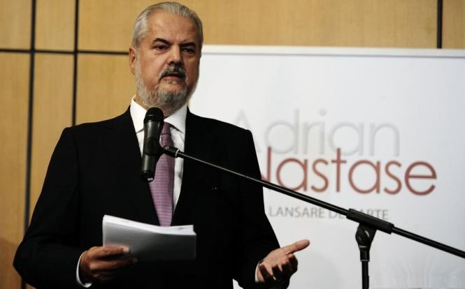 Adrian Năstase: Guvernul ar trebui să ceară un VOT DE ÎNCREDERE în Parlament