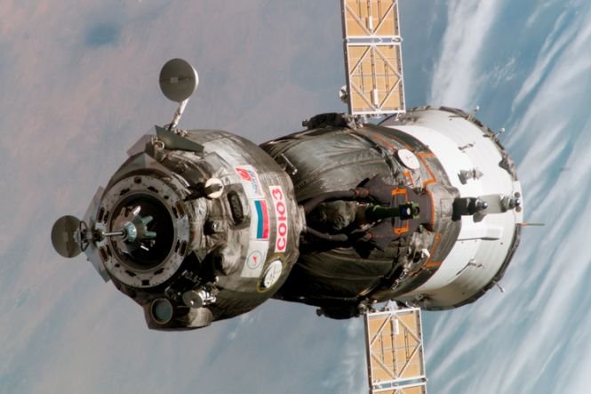 Naveta Soyuz a andocat la Staţia Spaţială Internaţională. Capsula a transportat trei astronauţi pe SSI