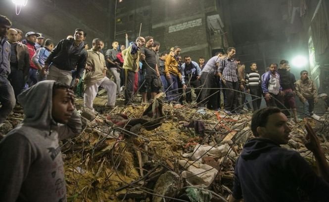 Egipt. 10 persoane au murit şi alte 15 au rămas blocate sub un bloc prăbuşit în Cairo