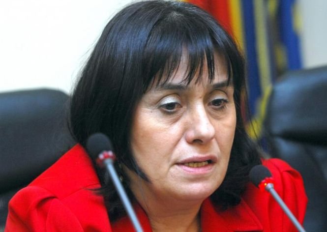 Melania Vergu, fosta consilieră a ministrului Educaţiei, condamnată la patru ani de închisoare
