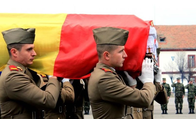 Ultimii 5 militari care au murit în accidentul de elicopter din Sibiu au fost înmormântaţi