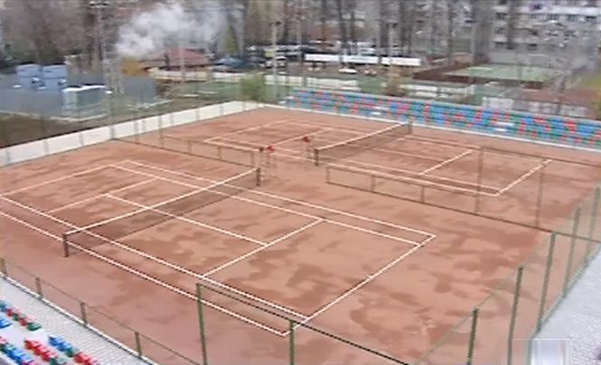 Academie de tenis pentru bucureşteni