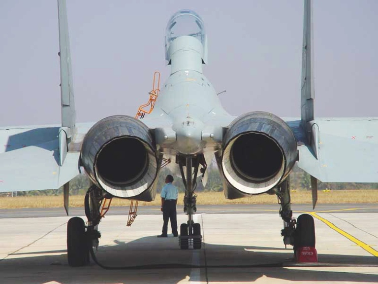 Armata rusă a trimis 14 avioane de vânătoare în Crimeea
