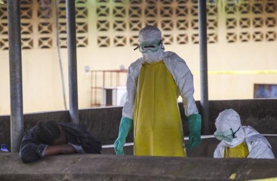 Pas important în lupta contra Ebola. Un vaccin a fost testat şi a declanşat rezultate promiţătoare