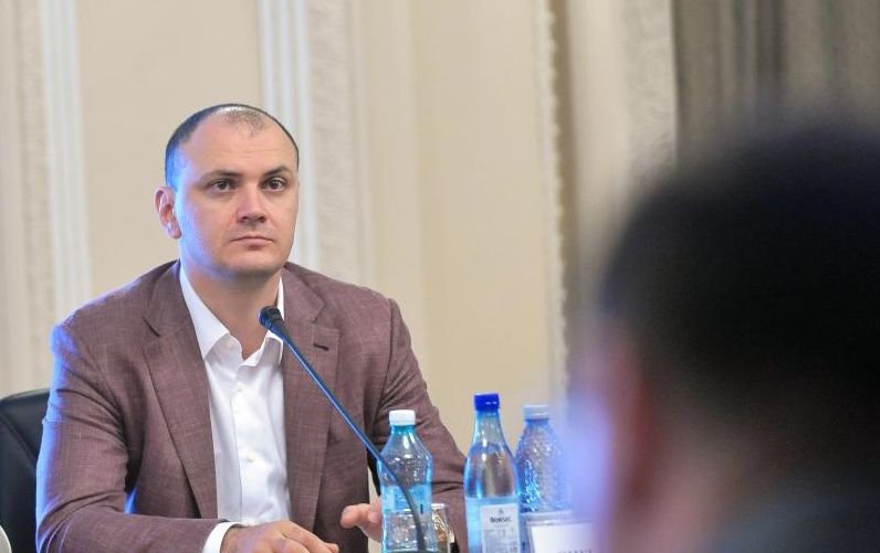 Sebastian Ghiţă: Ion Iliescu să se retragă, Radu Mazăre să plece din partid