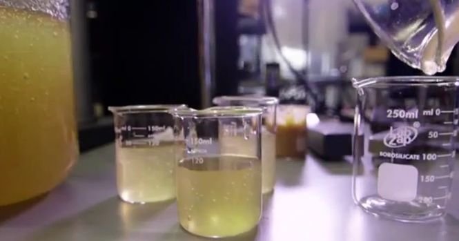 Un biochimist din New York a inventat gelul care opreşte hemoragiile în 15 secunde 
