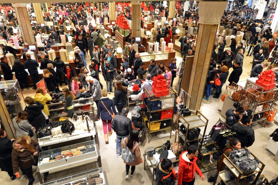 ASTĂZI este adevăratul Black Friday. Iată ce se întâmplă în aceste momente la magazinele din SUA şi Marea Britanie 285557