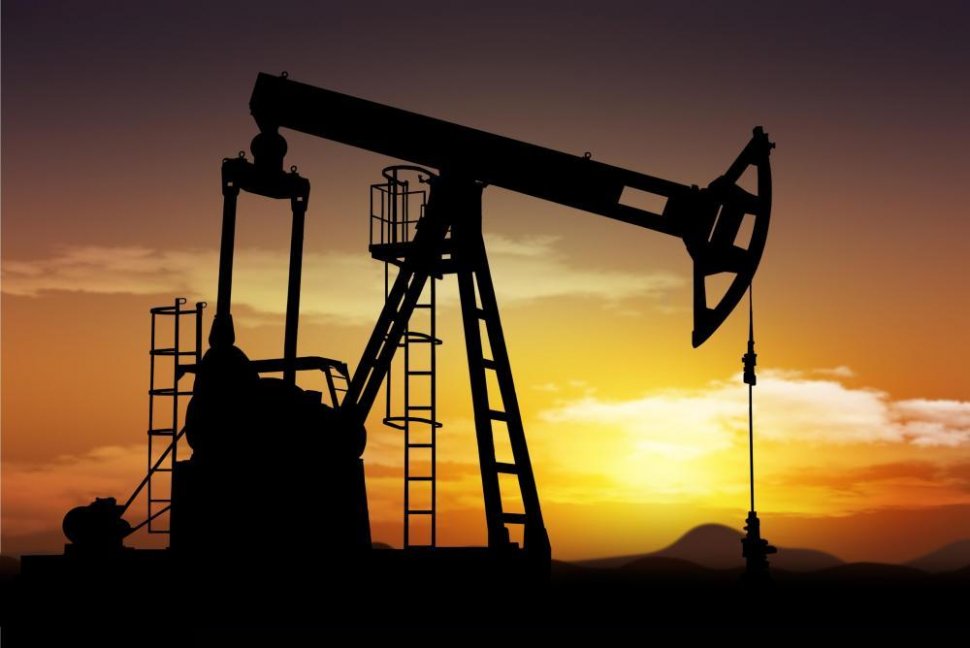 Preţul petrolului, minim istoric în ultimii patru ani