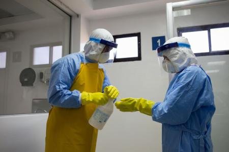 Vaccinul experimental contra Ebola a trecut cu succes primele teste pe oameni 