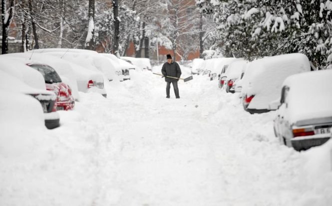 Cod Galben de ninsori, viscol şi lapoviţă în 28 de judeţe. Va ninge şi în Bucureşti