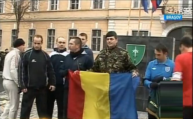 Ştafetă-maraton cu scop umanitar. Militarii români au dus drapelul la Alba Iulia în pas alergător