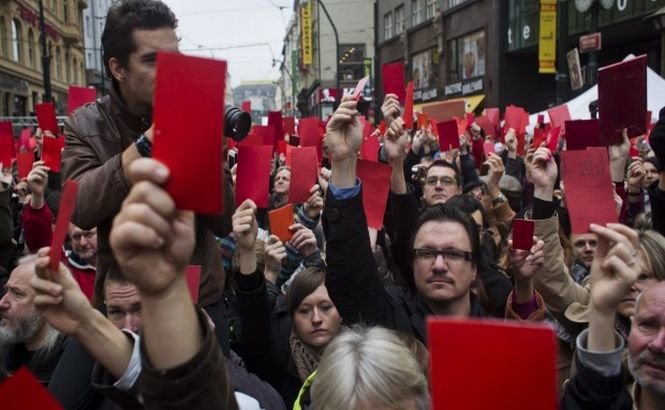 Praga. Manifestanţii i-au cerut demisia preşedintelui Zeman