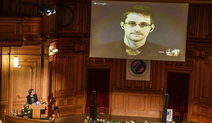 Snowden a mai primit un premiu pentru libertatea de exprimare