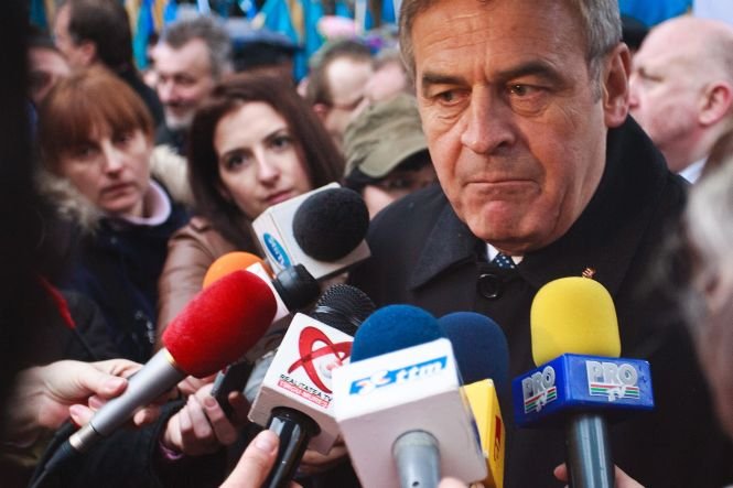 Gabriela Firea îi cere public lui Iohannis să-i retragă distincţia &quot;Steaua României&quot; lui Tokes