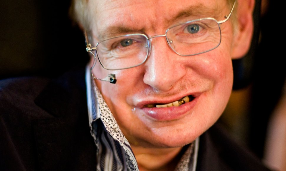 Omenirea, ameninţată de &quot;maşini gânditoare&quot;. Avertismentul omului de ştiinţă Stephen Hawking