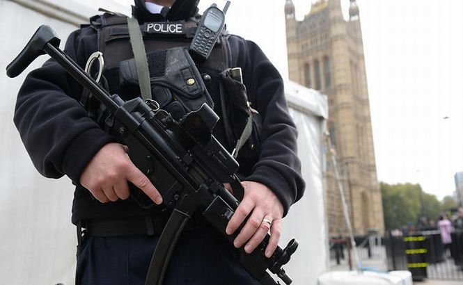 7 suspecţi de TERORISM au fost arestaţi în Marea Britanie