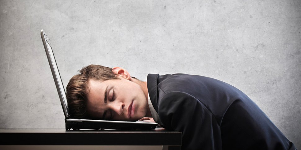 STUDIU: Nu dormim destul şi este o problemă
