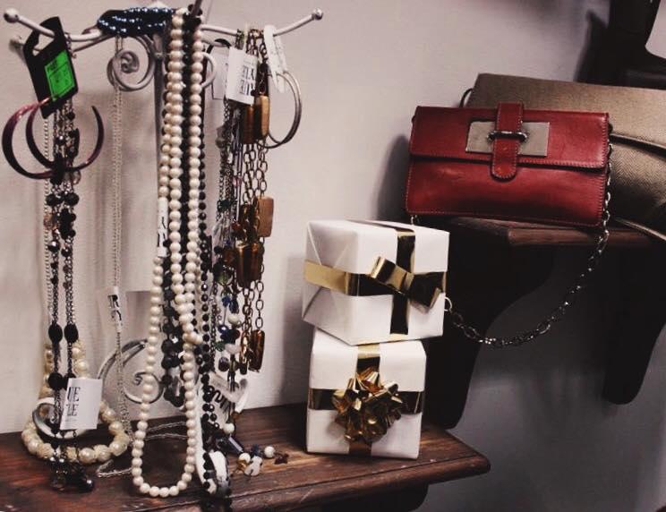 Tinerii CONSTRUIESC România. Povestea surorilor care au schimbat percepţia oamenilor despre STIL 286322