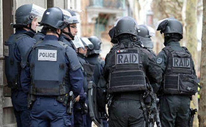 Poliţiştii francezi au distrus o reţea jihadistă, cu ramificaţii în toată ţara