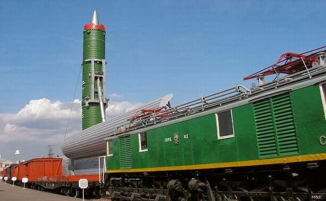 Rusia reînvie o strategie militară sovietică. Trenurile cu rachete nucleare vor completa arsenalul actual