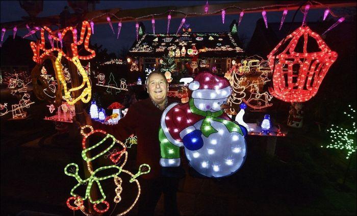 MULT nu înseamnă şi frumos. Cele mai împodobite case de Crăciun: "Factura la lumină se triplează" 287892